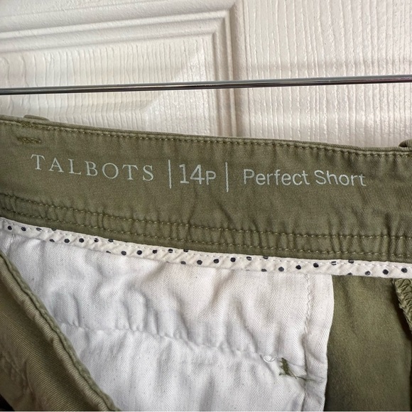 Talbots Women's Olive Green The Perfect Short Size 14 Petite GUC - Picture 3 of 4